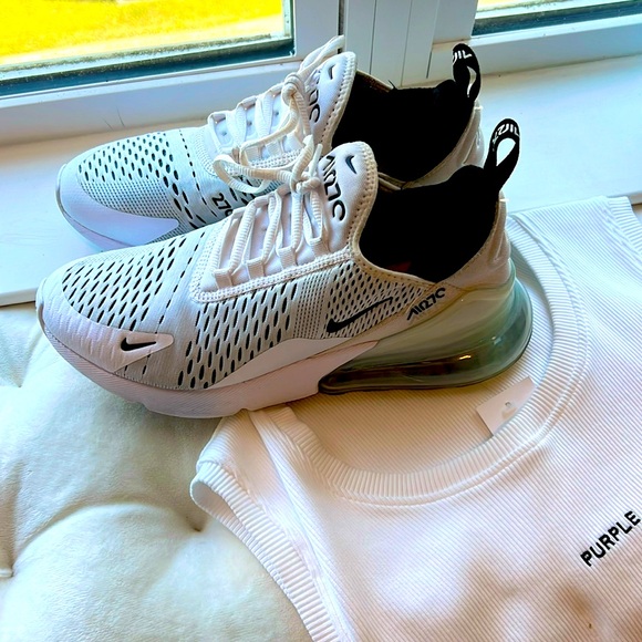 NIKE 270 AIR MAX 🖤🤍 - Picture 1 of 3
